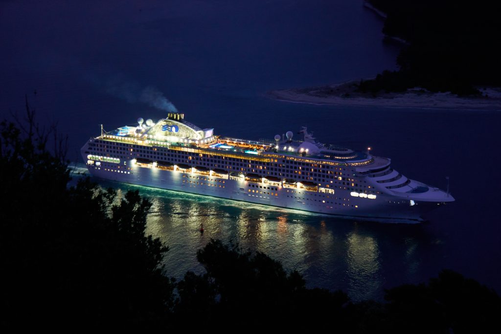 Picture of a cruise ship